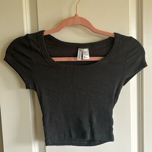 Grey H&M cropped short sleeve shirt